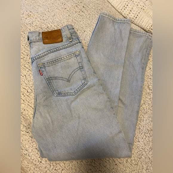 levi’s mom jeans - Picture 1 of 3